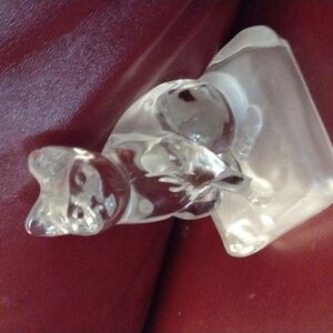 Clear Art Glass Kitty Figurine on frosted glass pillow.  Vintage EUC